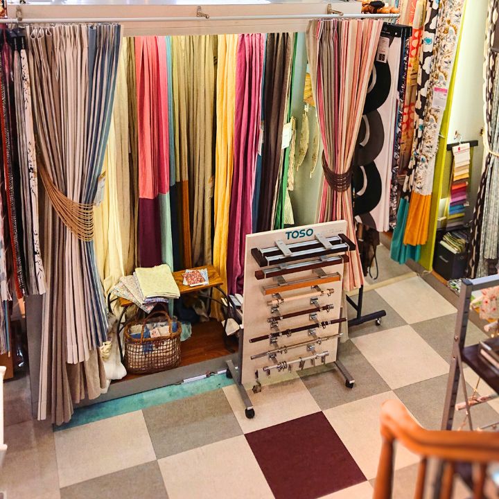 デコワールド店内