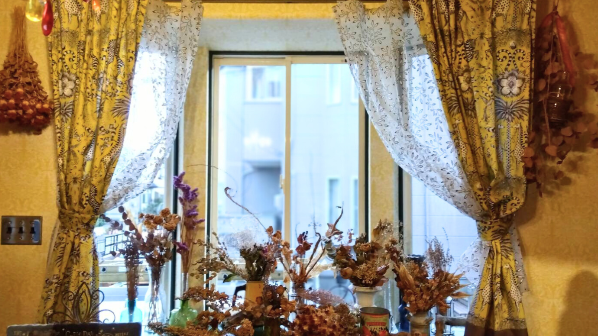 デコワールド店内